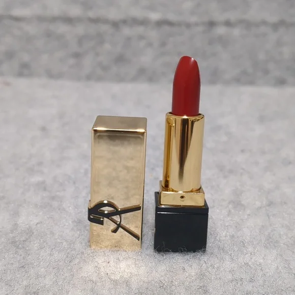 Yves Saint Laurent Rouge Pur Couture Lipstick RM 62 NWOT - Picture 1 of 4